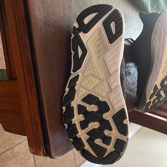 Brand new without box hoka arahi 6 - Picture 3 of 7